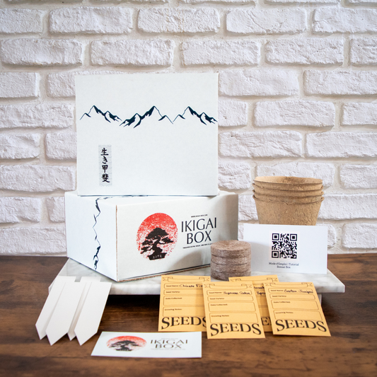 Cultivez l'art de la sérénité avec notre Bonsai Box, le kit essentiel qui vous transporte dans le monde fascinant de la culture des bonsaïs. Chaque coffret comprend :  4 types de graines de bonsaï (Japanese Cedar, Colorado Blue Spruce, Chinese Fir et Rocky Mountain bristlecone pine) 4 pots biodégradables 4 granulés de tourbe 4 étiquettes imperméables; Un guide digital complet. Livraison offert aux États-Unis et au Canada